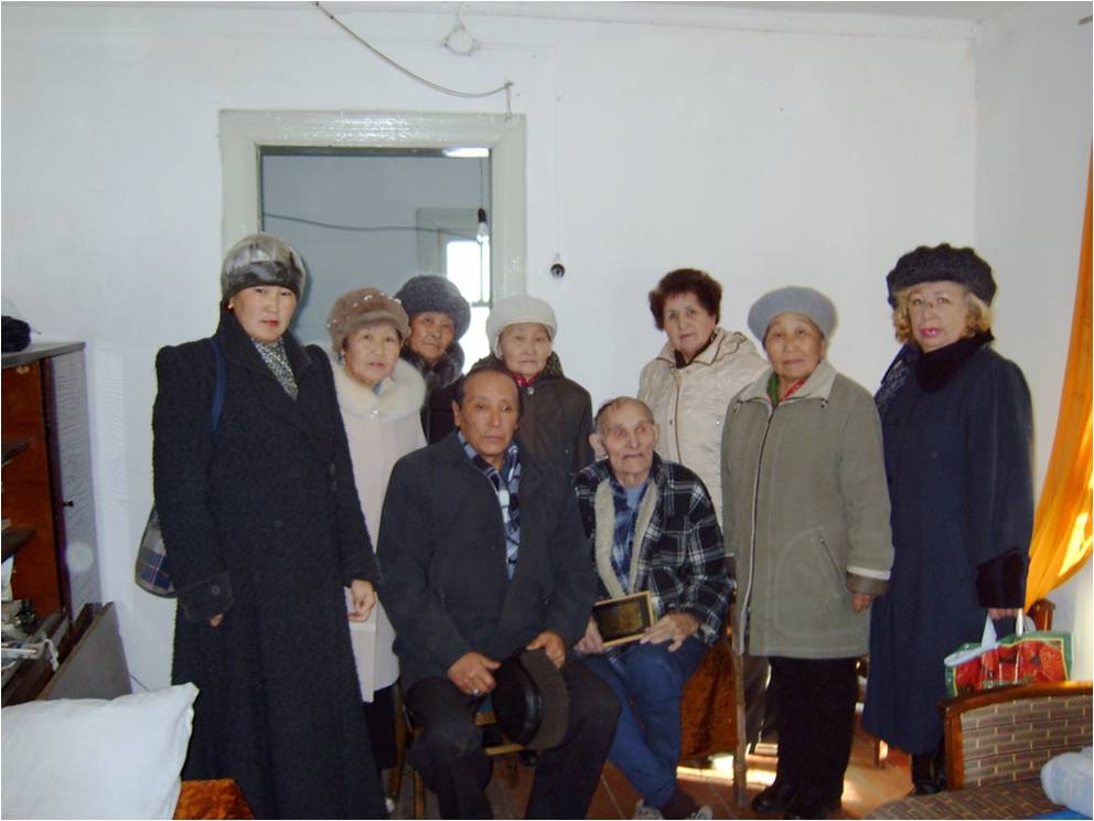 Дом Героя Соц турда Леонтия Горбунова 14.03.2004 год Сангар