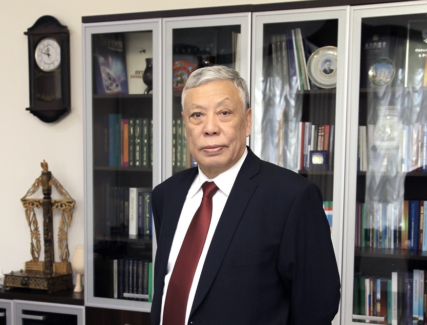Анатолий Алексеев