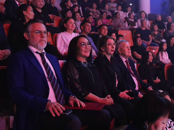 112