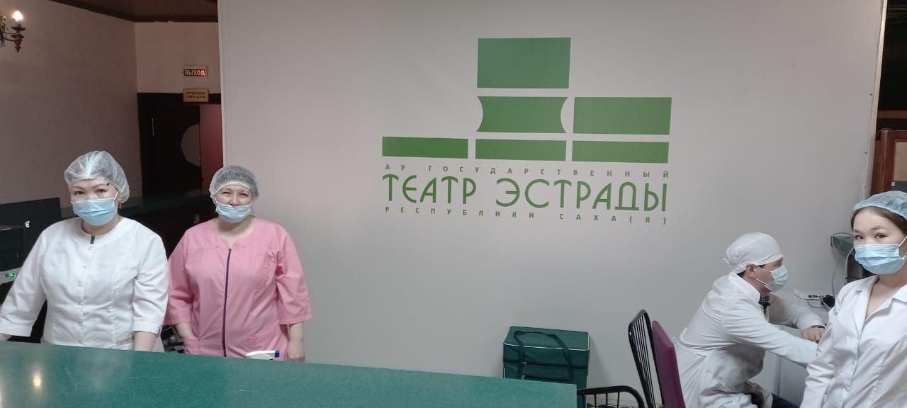 врачи